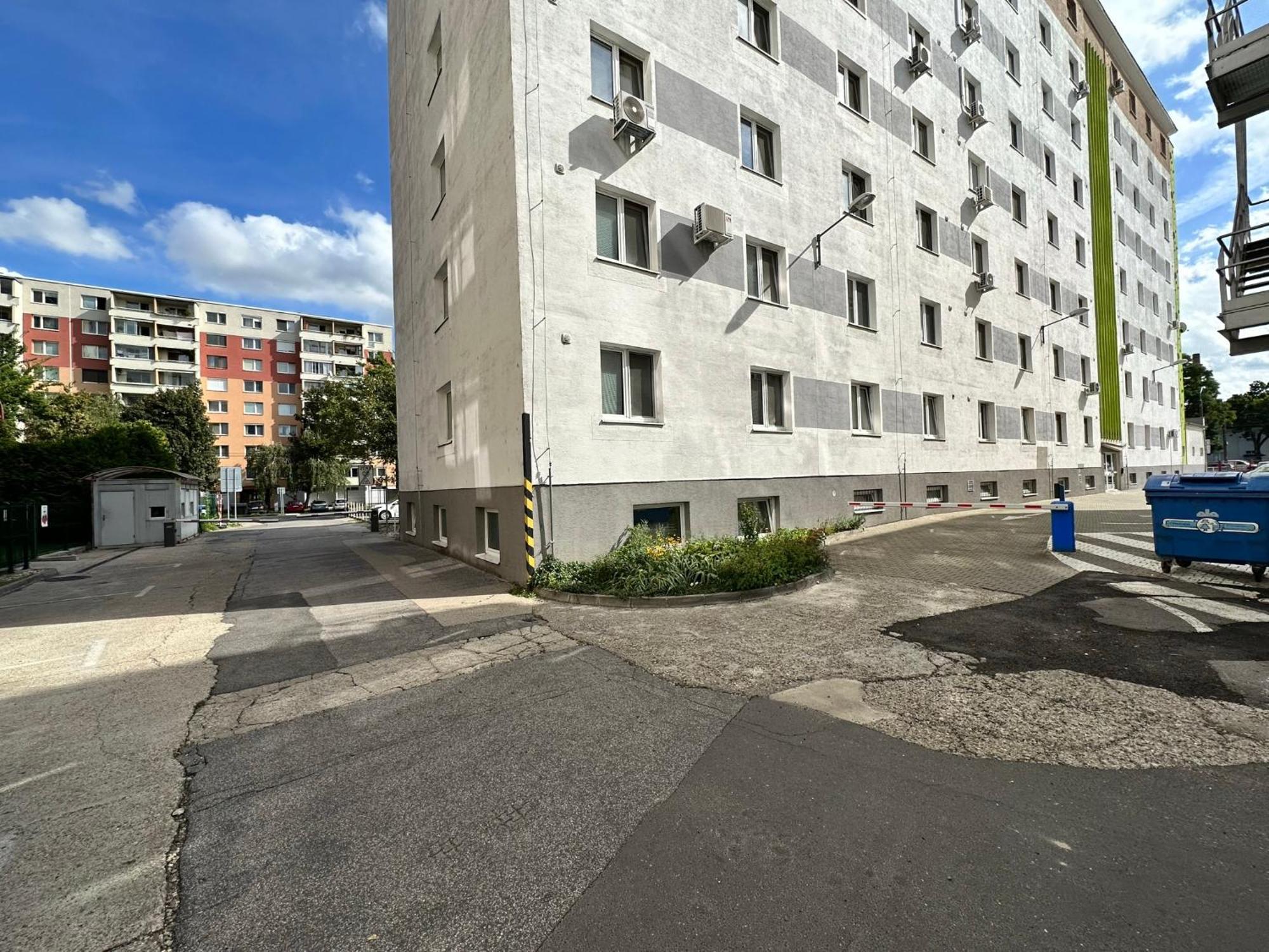 Cozy Studio Apartment In The Wider Center Bratislava Exterior foto